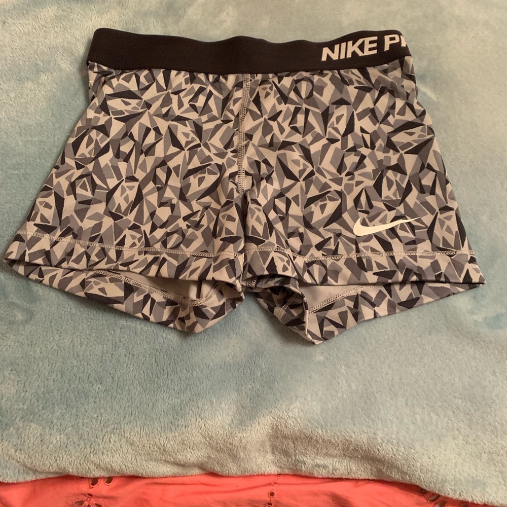 Black and gray Nike spandex